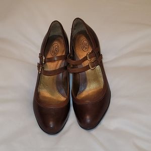 Circa Joan & David heels size 4